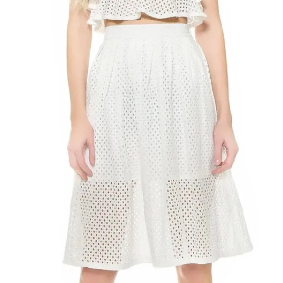 ASILIO Lemonade‎ Lake Skirt in White - Picture 2 of 10